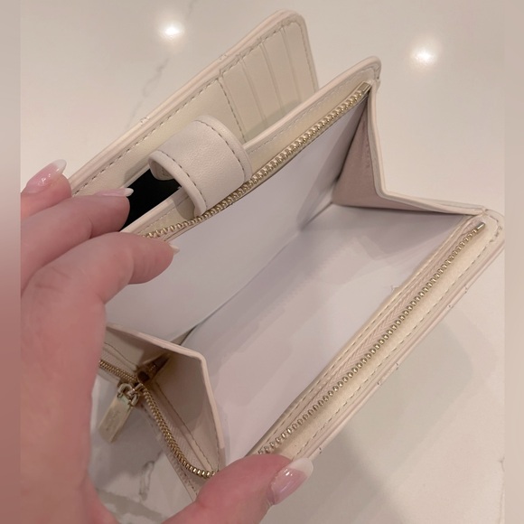 Kate Spade Carey Smooth Quilted Leather Wallet KA591 OffWhite NWT Approx 5.5”x4” - Picture 8 of 14
